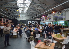 De gehele dag werden er hapjes en drankjes geserveerd op de locatie van Florensis.